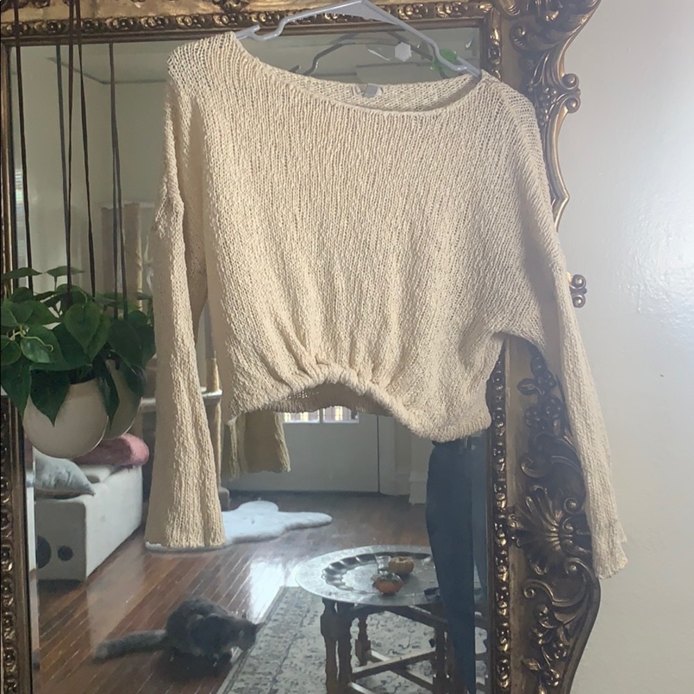 Cropped thin sweater